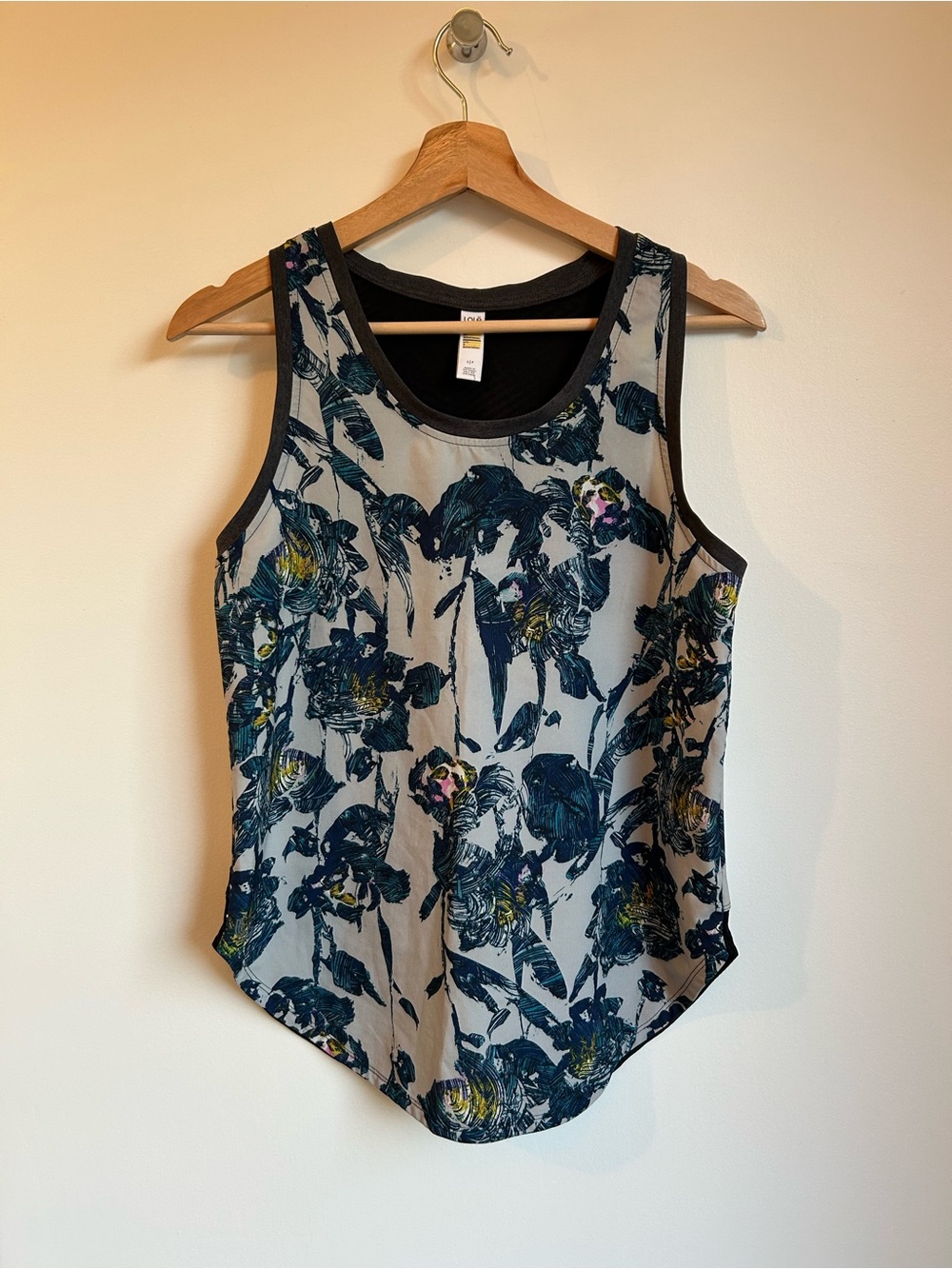Lolë Women's Floral Mesh Back Activewear Tank Top Small S